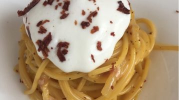 Spuma di pecorino e guanciale essiccato: la carbonara in quel d’Aosta