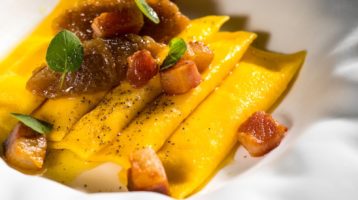 Agnolotti alla carbonara, guanciale ubriaco e genovese di Riccardo Di Giacinto